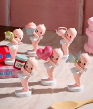 Load image into Gallery viewer, Smoko - Holding Things - Blind Box Figure