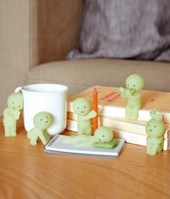 Load image into Gallery viewer, Smiski - Living Series