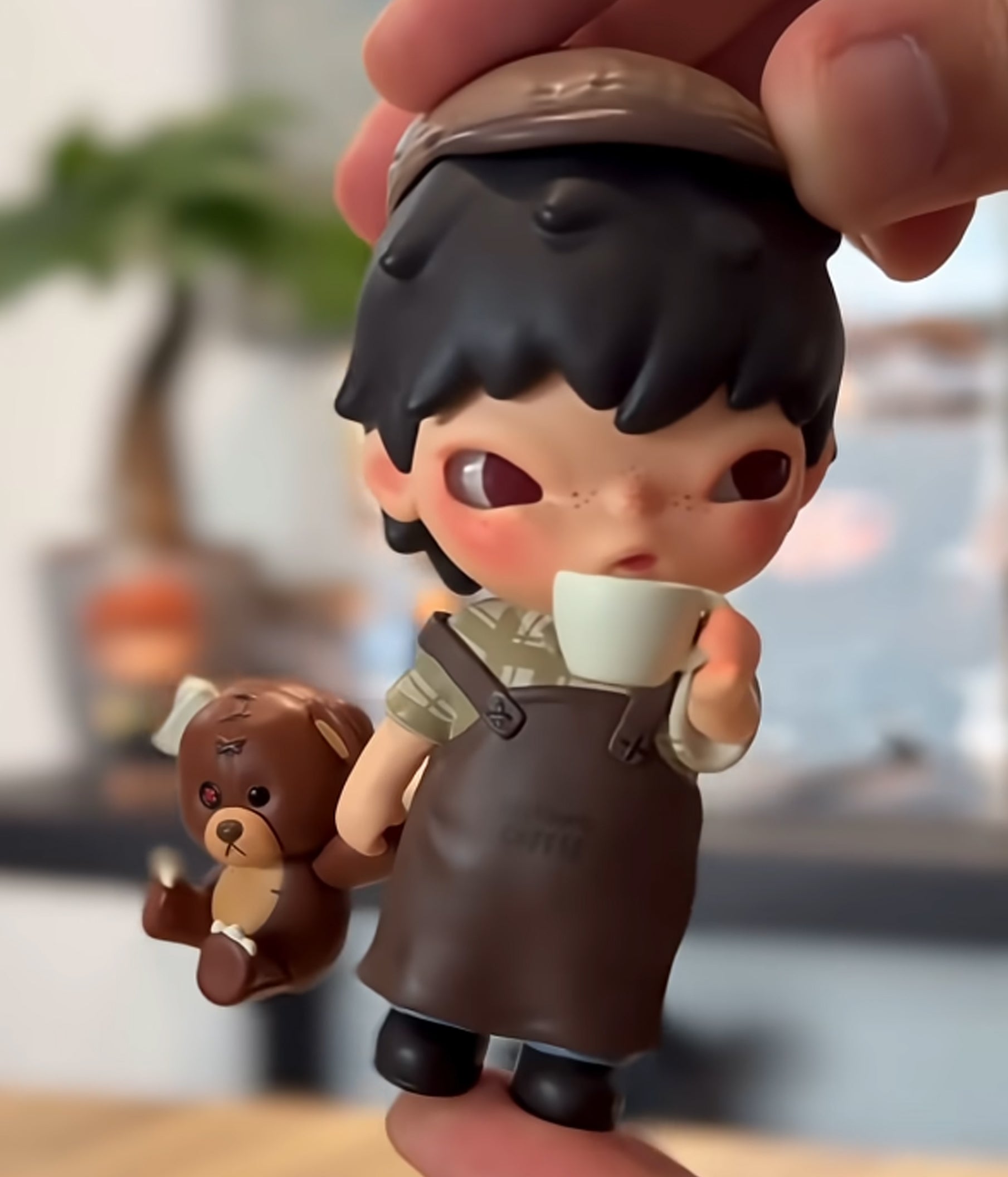 Hirono - Coffee Figure – Pickaparty