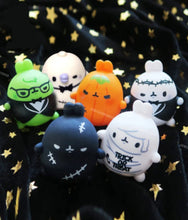 Load image into Gallery viewer, Molang - Halloween Special Ver.1 - Blind Box Figure
