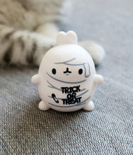 Load image into Gallery viewer, Molang - Halloween Special Ver.1 - Blind Box Figure
