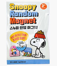 Load image into Gallery viewer, Peanuts - Snoopy &amp; Friends Mystery Magnet - Blind Bag
