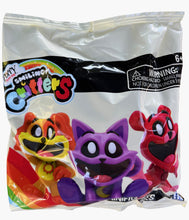 Load image into Gallery viewer, Smiling Critters - Mini Figure - Blind Bag
