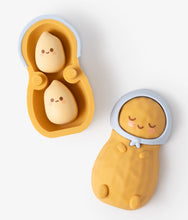 Load image into Gallery viewer, Smoko - Peanut Familia - Blind Box Figure
