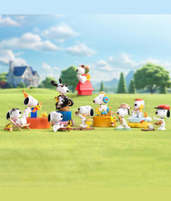 Load image into Gallery viewer, Snoopy - The Best Friends Series - Blind Box Figure
