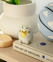 Load image into Gallery viewer, Smoko - Tayto Cats - Blind Box Figure
