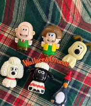 Load image into Gallery viewer, Wallace &amp; Gromit Face Change Figure - Blind Box
