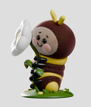 Load image into Gallery viewer, Wooly Bear and Friends - Vinyl Figure Blind Box
