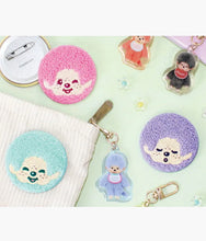 Load image into Gallery viewer, Monchhichi Colors - Mocomoco Boa Can Badge - Blind Bag

